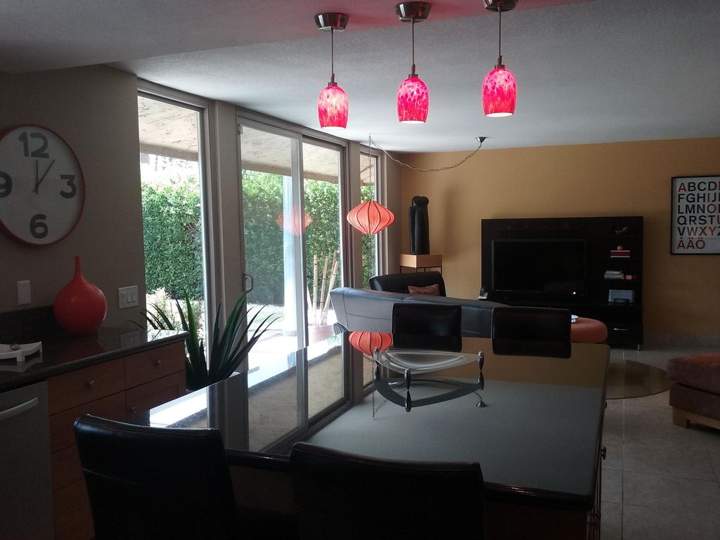 Loma Vista Home in Palm Springs. Last minute clien
