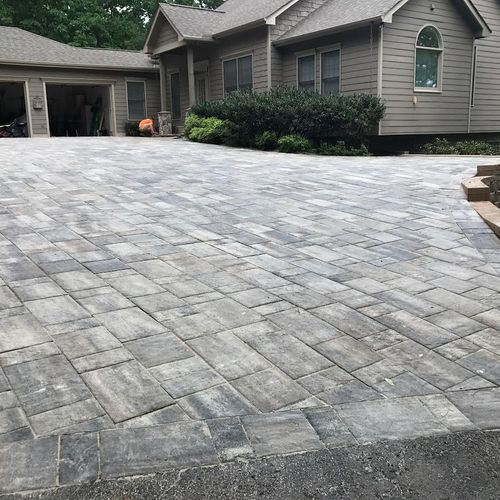 Photo showing a completed 2,100 Sq.Ft. driveway ov