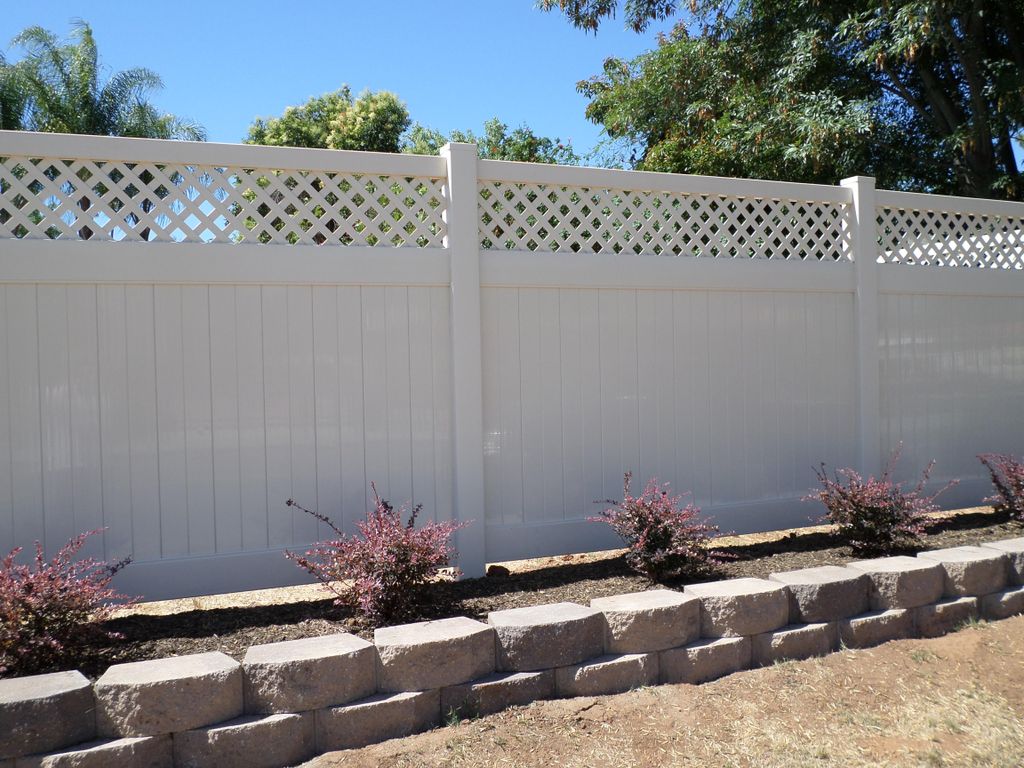 Vinyl Privacy w/ Lattice