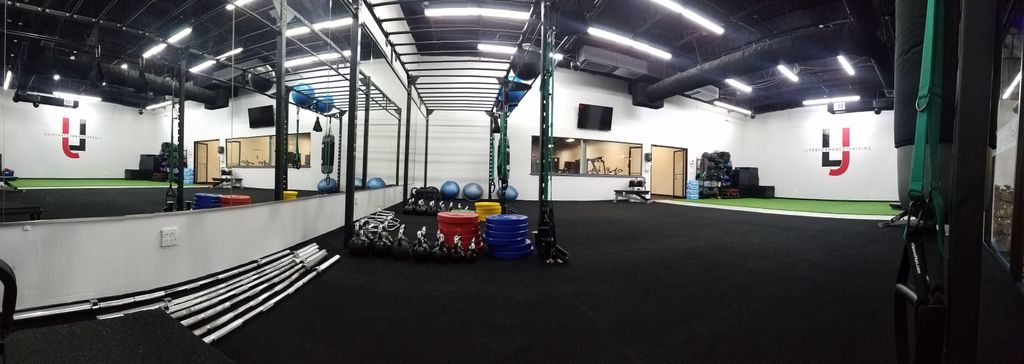 panoramic front (performance) room