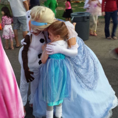 Ella, The Cinder Princess hugging to fimilarfaces 