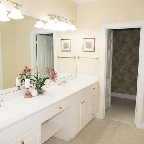 Real Estate Photography - Staged Bathroom