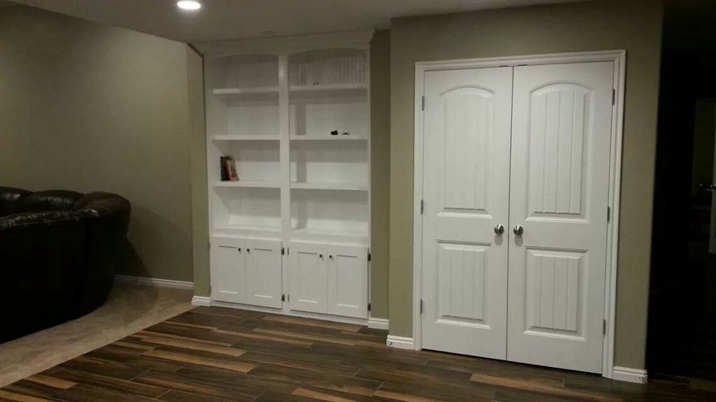 Really neat tile flooring in the kitchen and dinin
