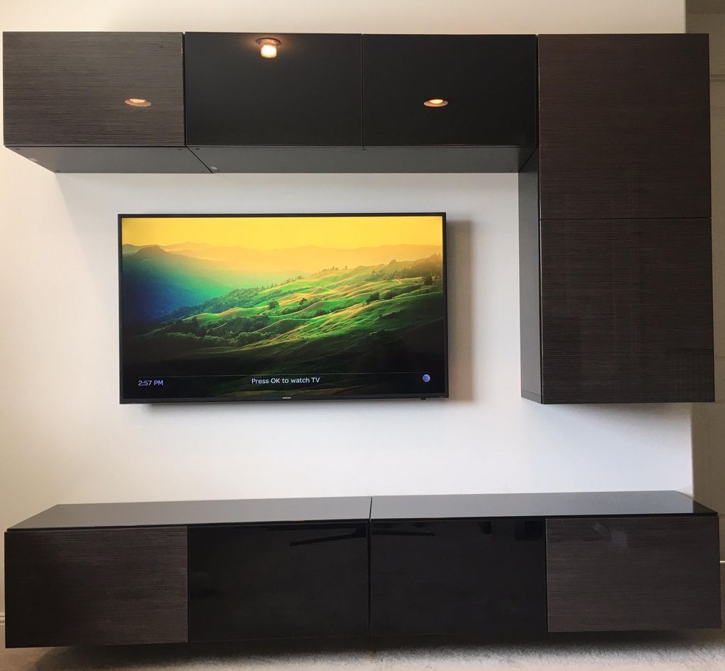 Entertainment center 