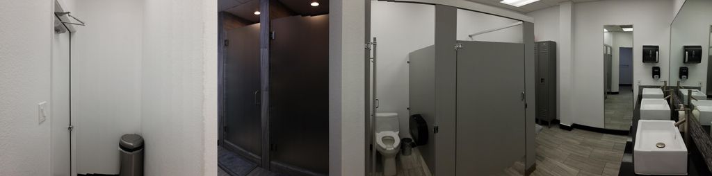 panoramic locker room (with showers)