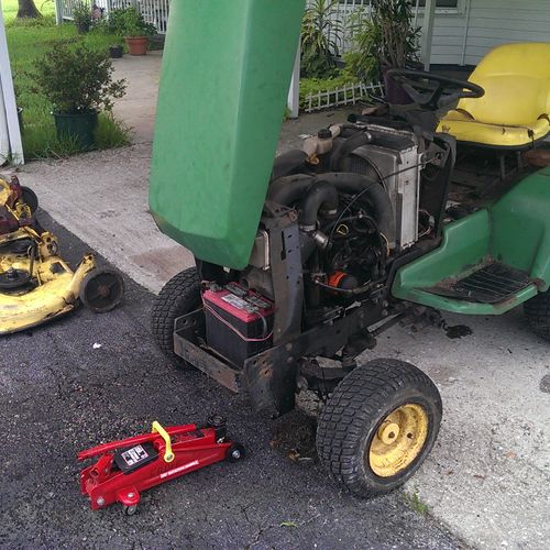 John Deere 455 Diesel Lawn Tractor with 60 inch mo