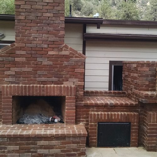 Fireplace and Pizza Oven