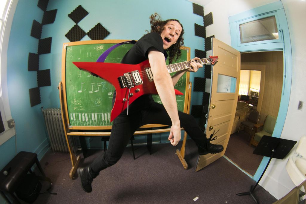 I want to share my passion for guitar!