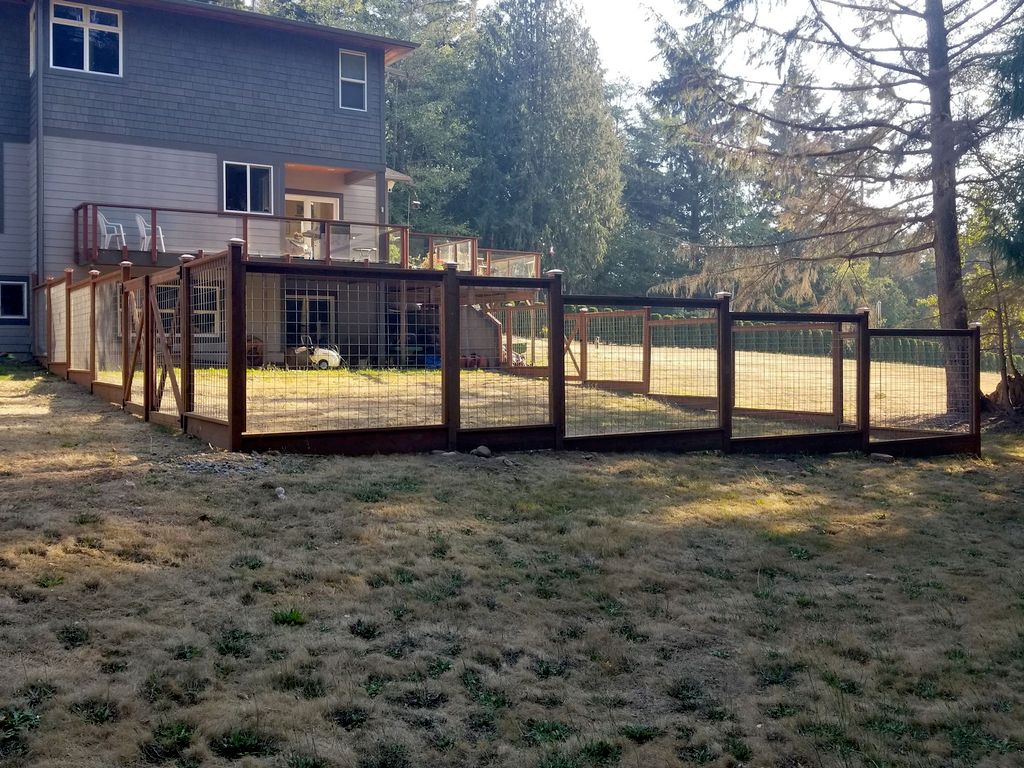 Hog wire fence 10