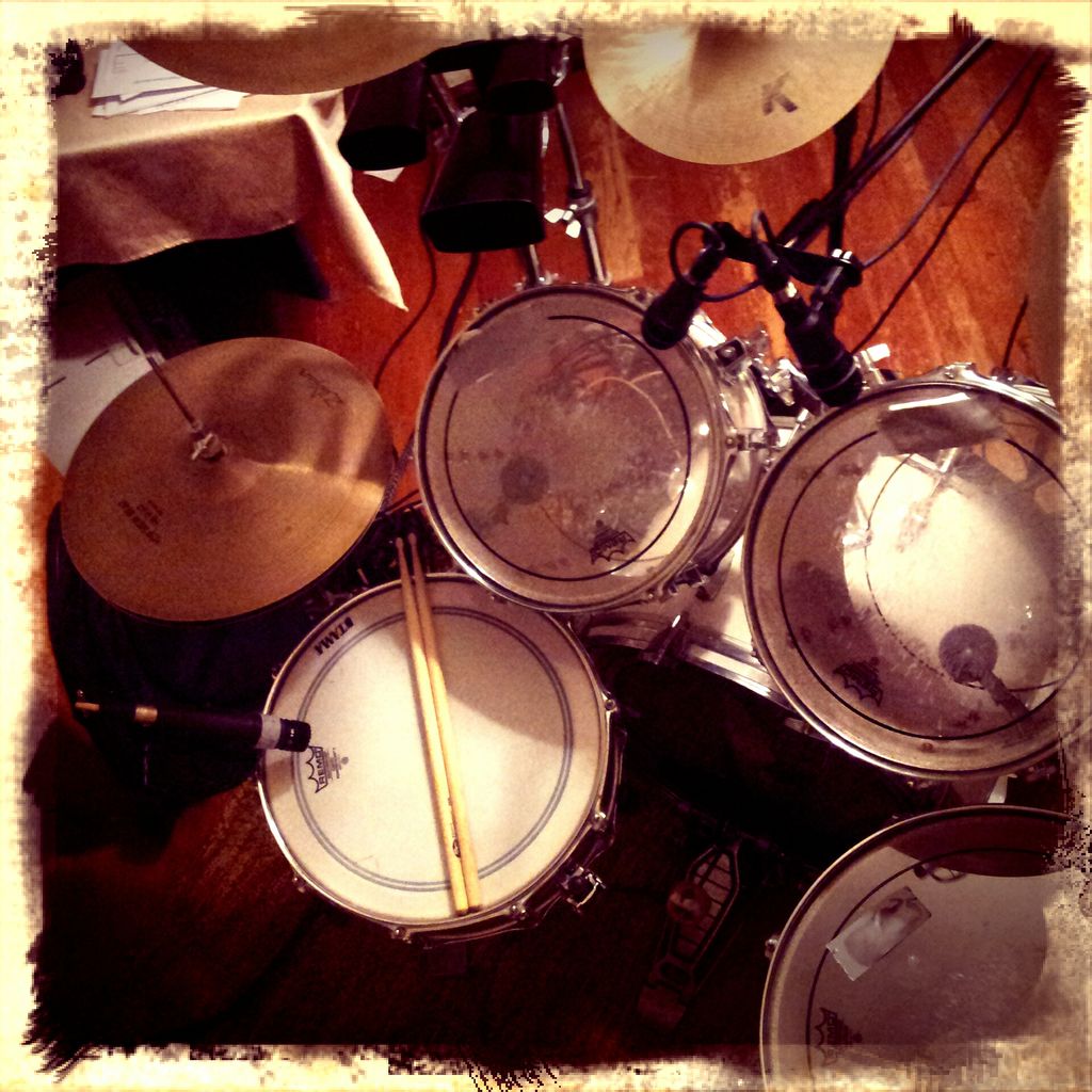 Recording The Mojo Perry Band (studio)