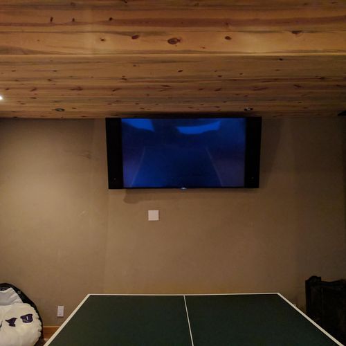This game room wouldn't be complete without a beau