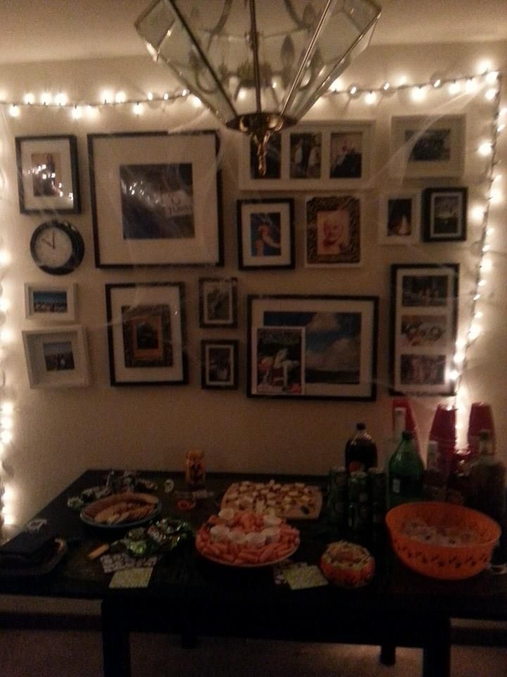 Halloween Drink & Snack Table