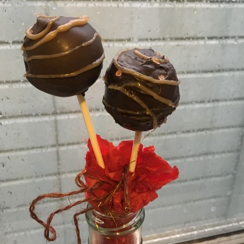 Salted Caramel Chocolate Cake Pops: available in g