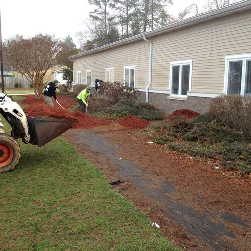 Large mulching jobs are no problem for Carolina Gr