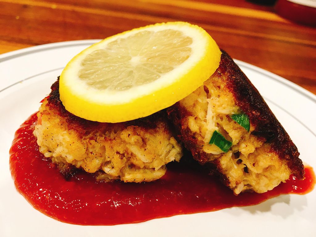 Lump crab cakes