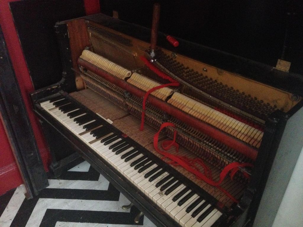 Old clunker at a friend's house. Still tunes great