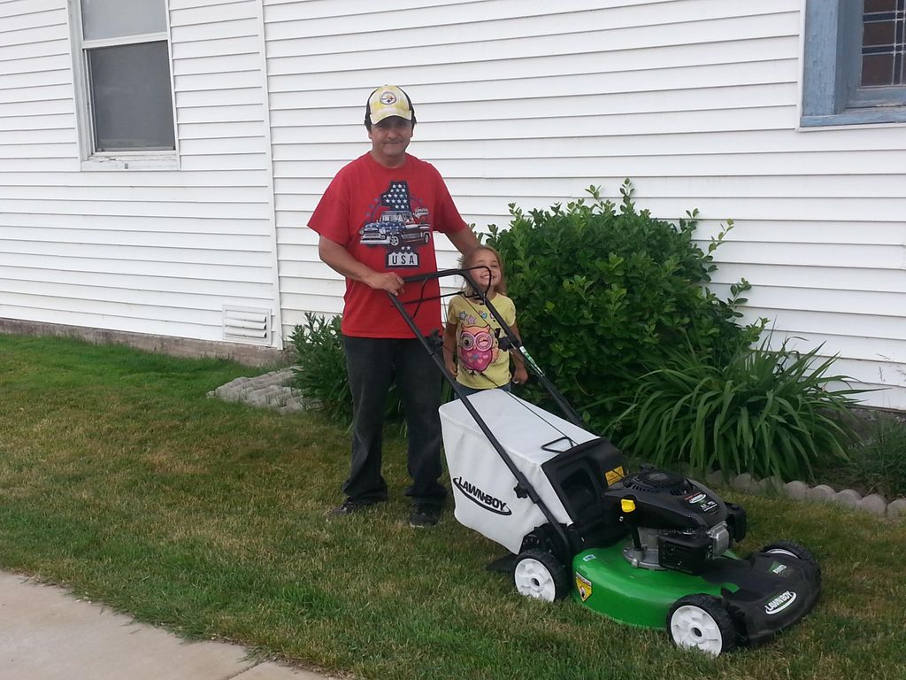 Hector's lawn service