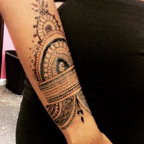 Henna Arm Band Tattoo