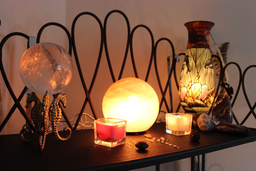 Workroom lighting and stones.