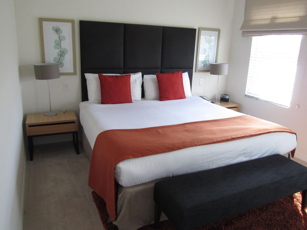 Resort style bed dressing