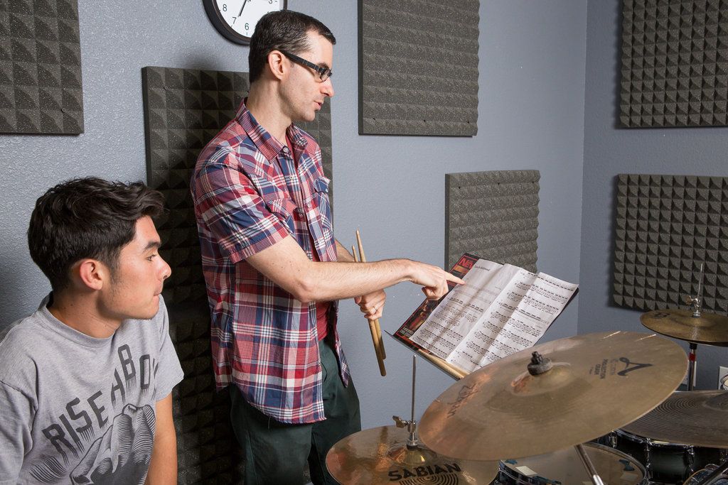 Teaching a student in Santa Ana location