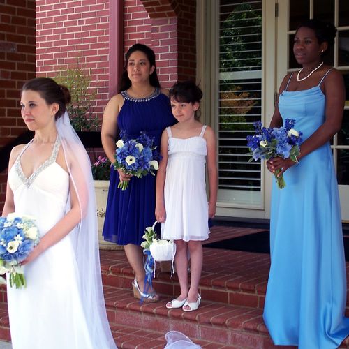 Bridal party in shades of blue