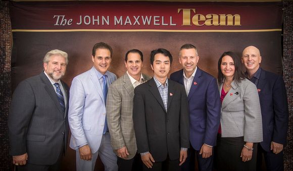With John Maxwell Team's mentors at the certificat
