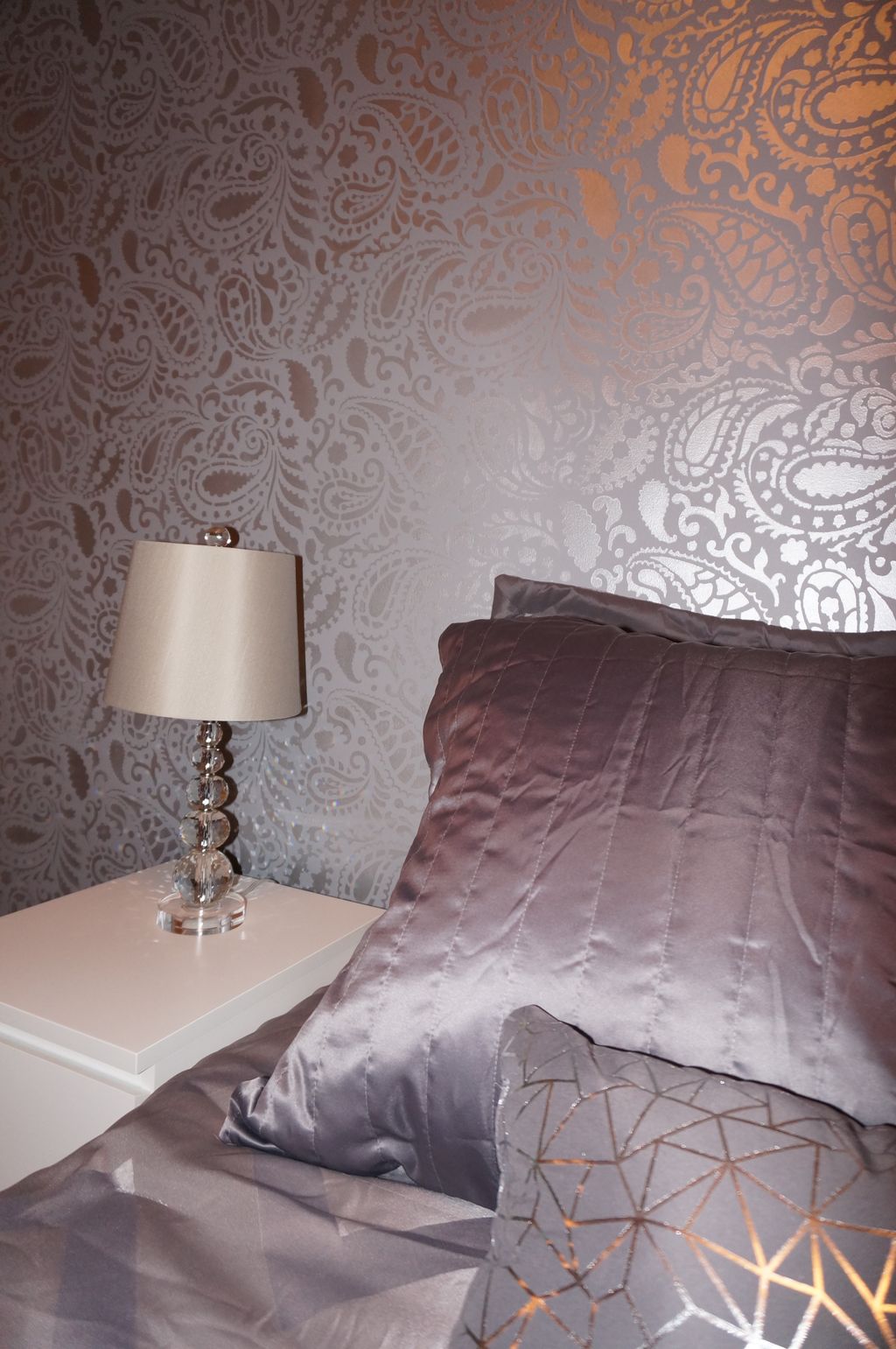 Finish product of bedroom design - stenciled accen
