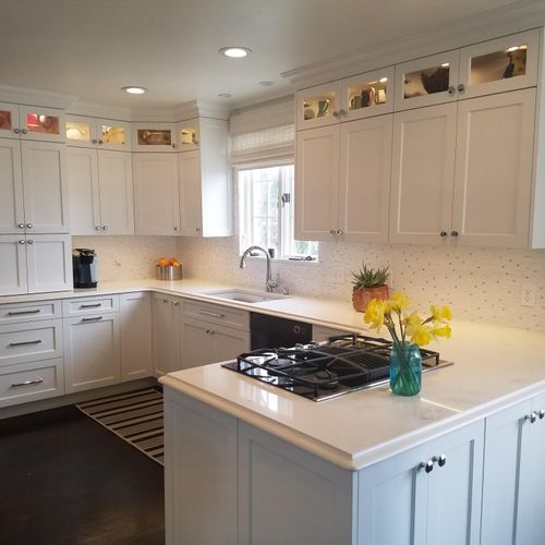 White Painted Kitchen with Quartz Countertop