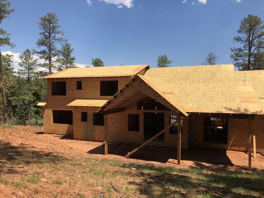 A new roof and siding install project in Larkspur