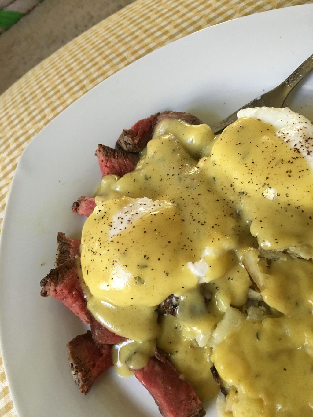 Steak and Eggs with Bearnaise Sauce