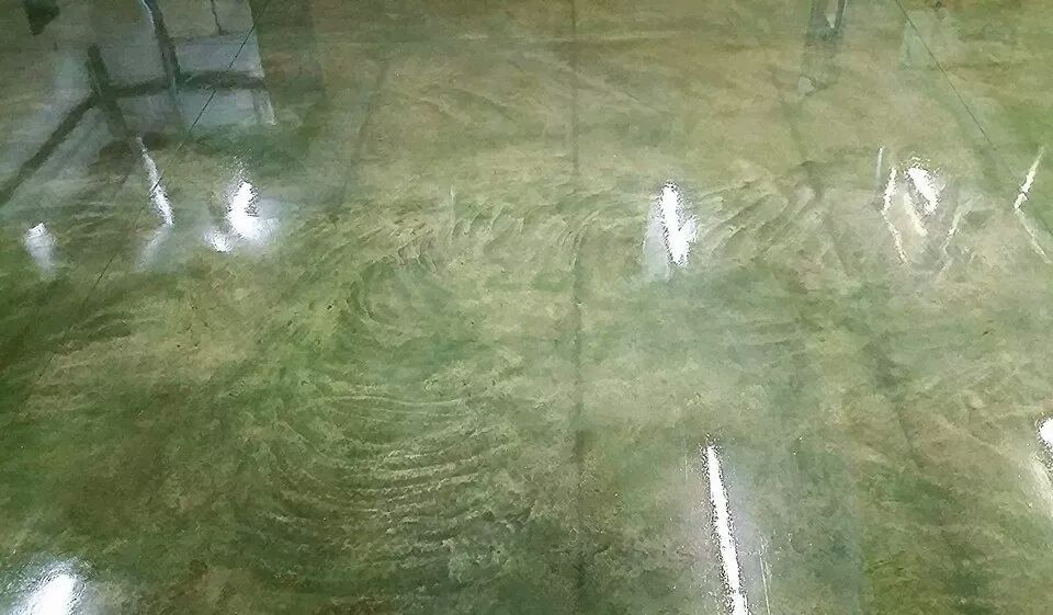 Multi-colored floor staining in a commercial build