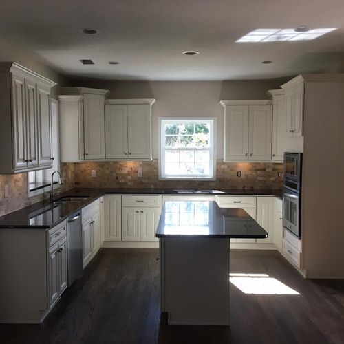 Complete Kitchen Remodeled.
New Cabinets, Granite 