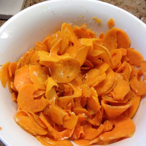 Sweet potato spaghetti with garlic and olive oil s