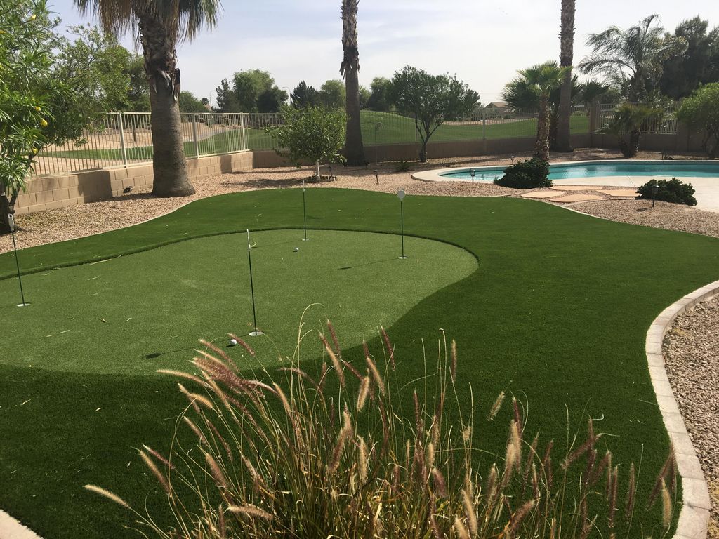 Professional Grade Putting Green