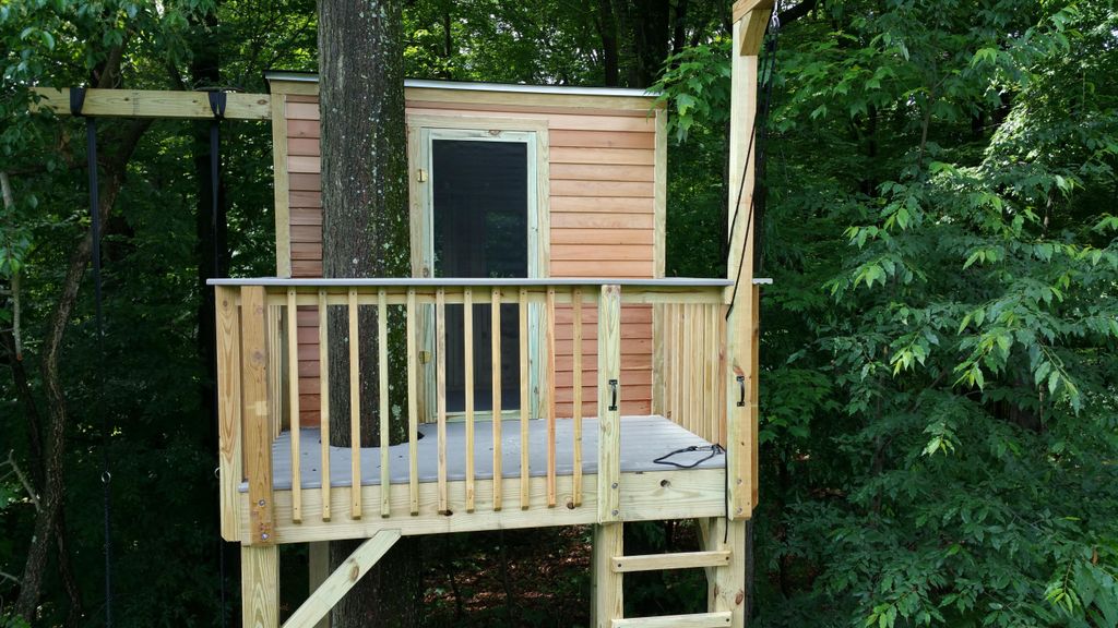 tree house front view, 8x10 platform, 8x5 "house"