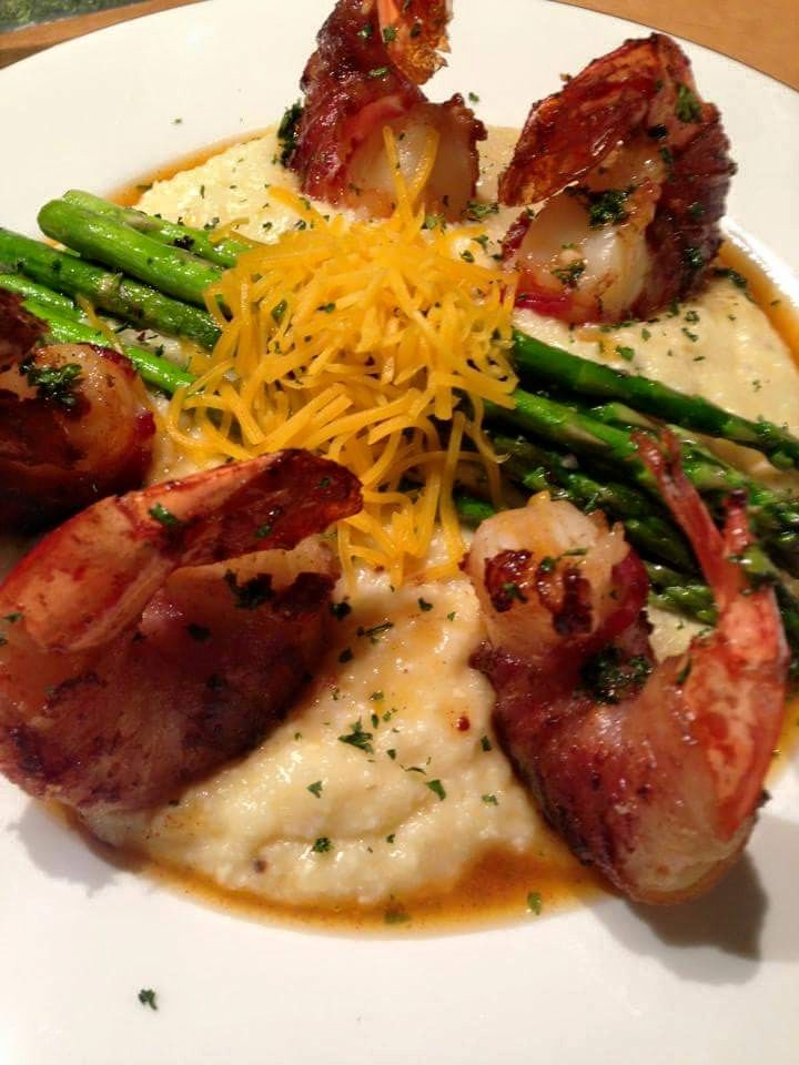 Private Dining, Creamy Bacon Grits Topped with Bac
