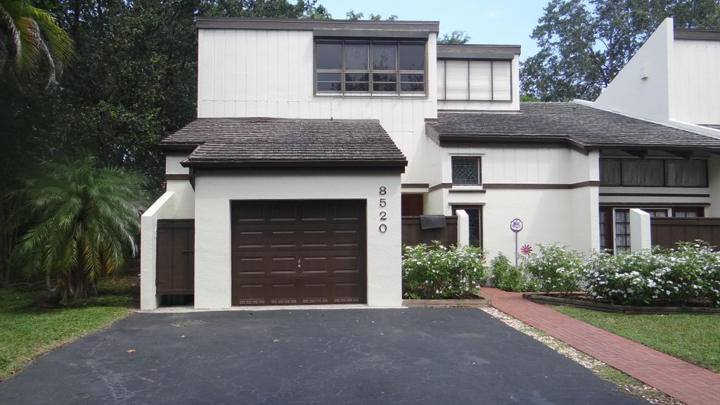 16 Duplex town homes exterior painting- after