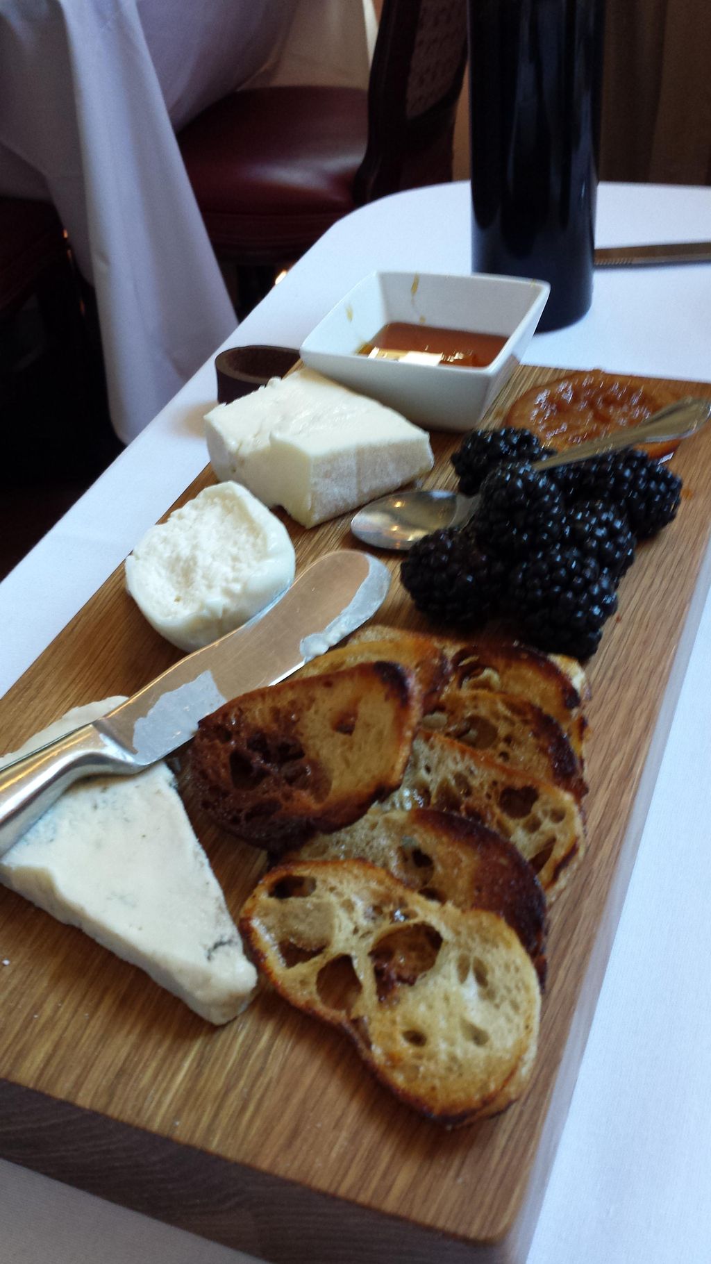 Cheese & Crostini Tray
