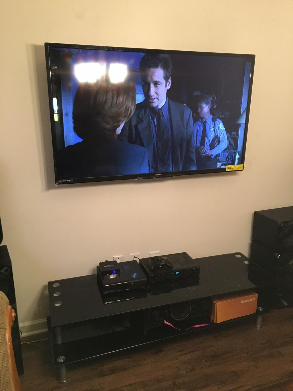 Tv wall mount no wires showing 