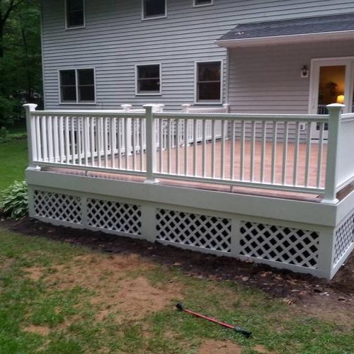 16x18 composite deck and vinyl rails