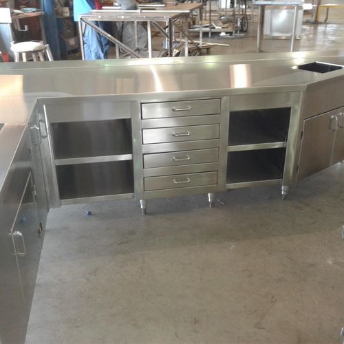 Jefferson City, MO stainless steel cabinets & coun