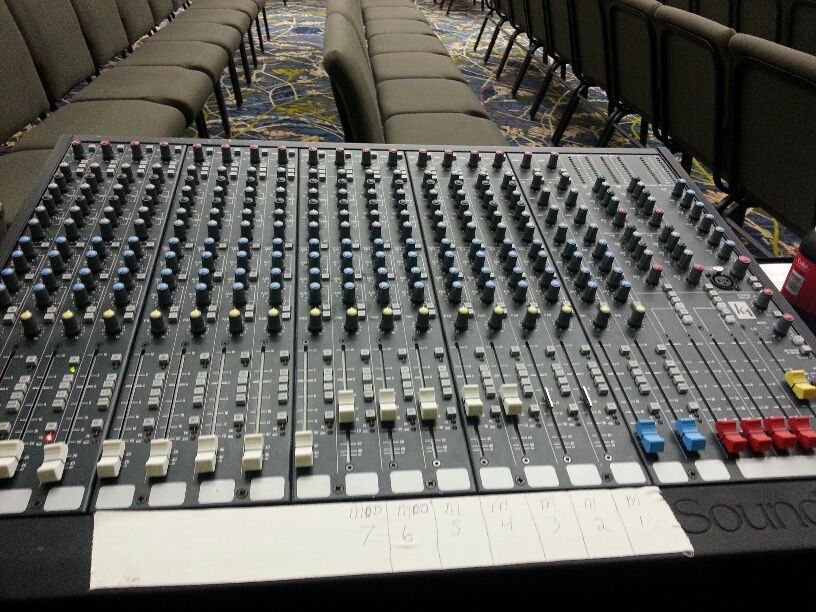 Sounds Technician for 2014 Iowa Republican Debate