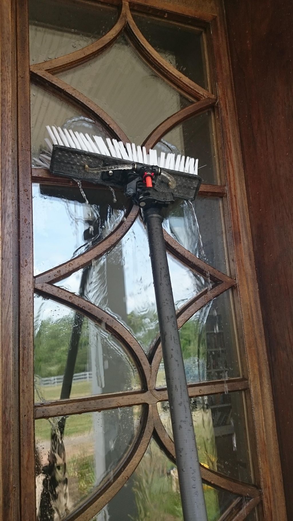 Purified water to create a spot free clean. Tracks