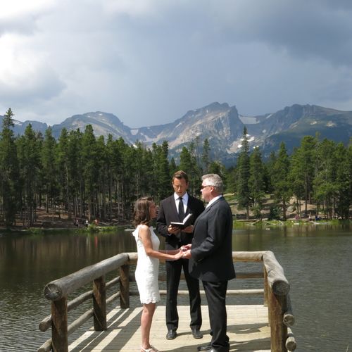 Officiant for a wedding in Rocky Mountain National