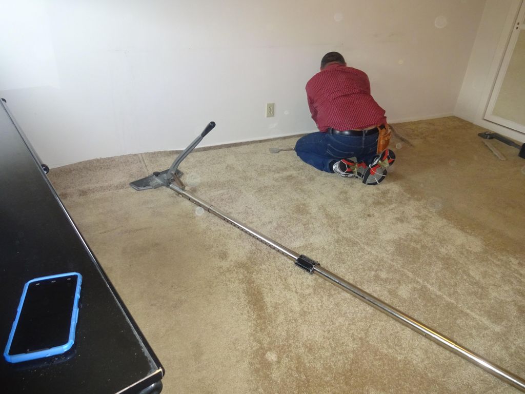 Re Stretching carpet with power stretcher