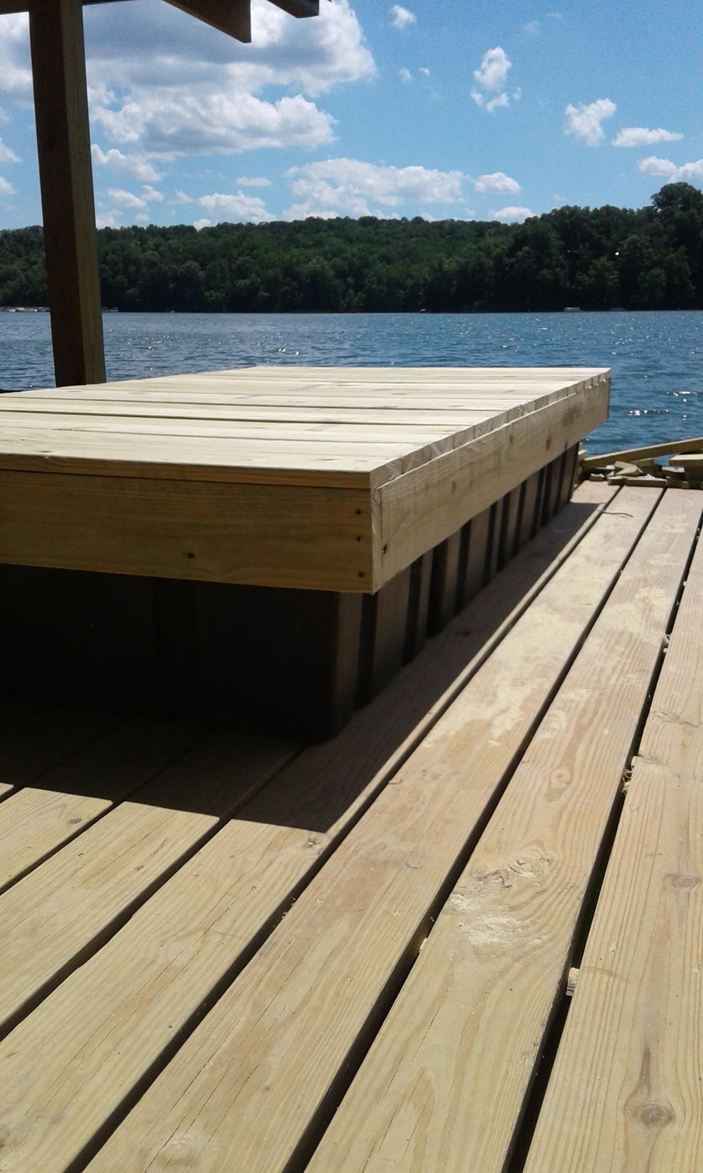 Floating dock (Hideaway Hills)