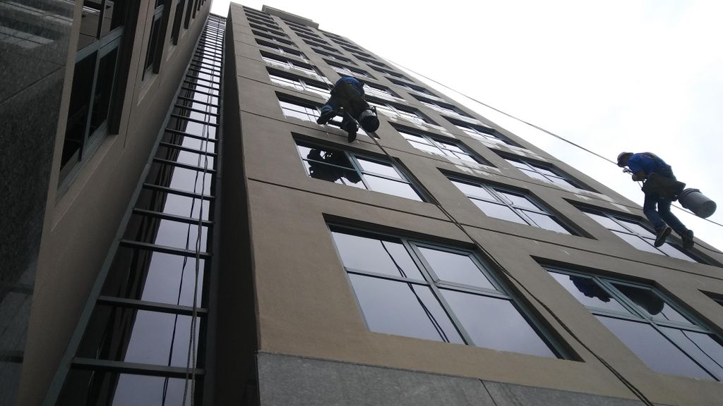 Pono Professional Window Cleaning