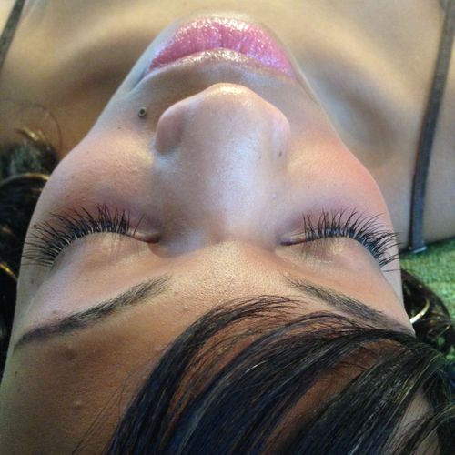 lashes with extensions on