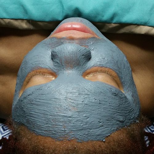 Detox mask during facial 